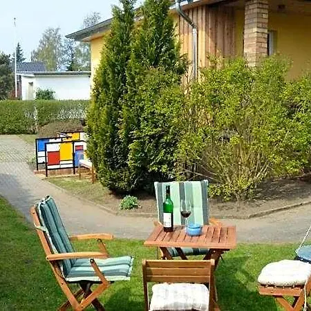Charmante Vincent In Strandnaehe